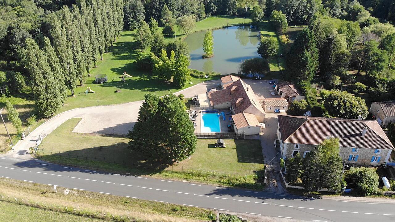 Le Domaine De L'Etang De Sandanet Issac Exteriör bild