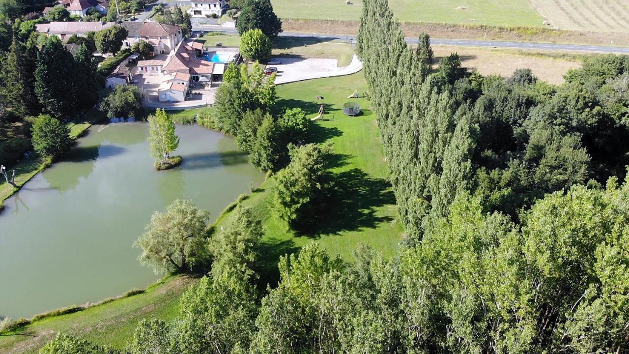 Le Domaine De L'Etang De Sandanet Issac Exteriör bild